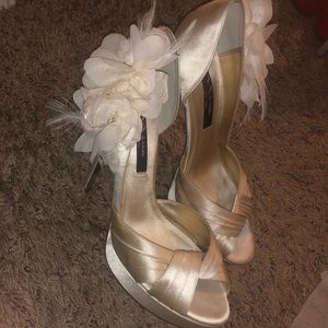 Nina New York Beige Flower Wedding 5” Heels